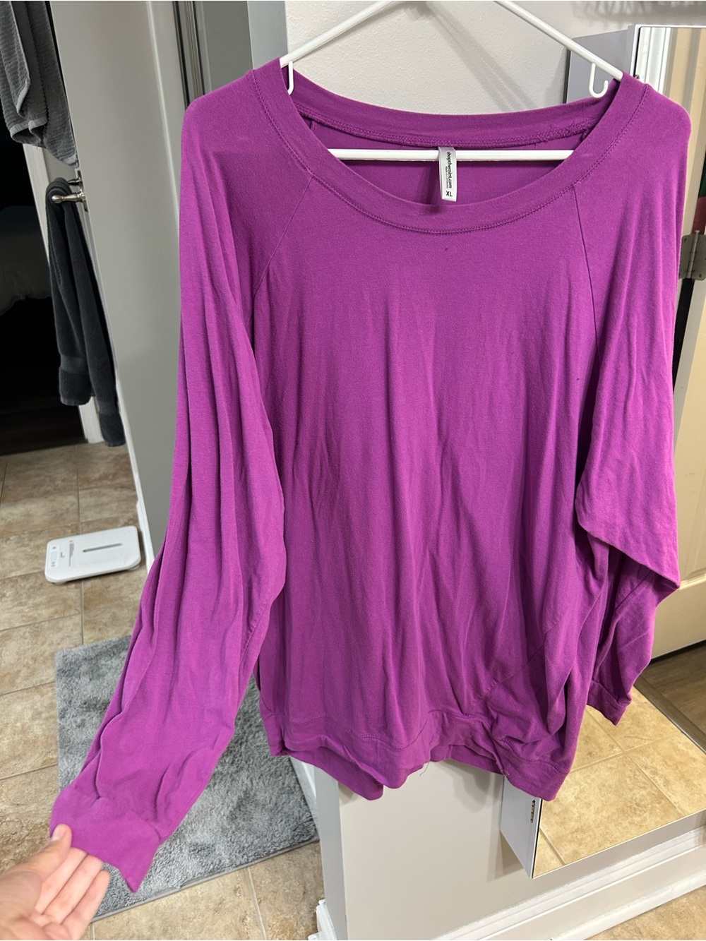 Women’s Long-Sleeve Relaxed Crew Neck Top in Magenta